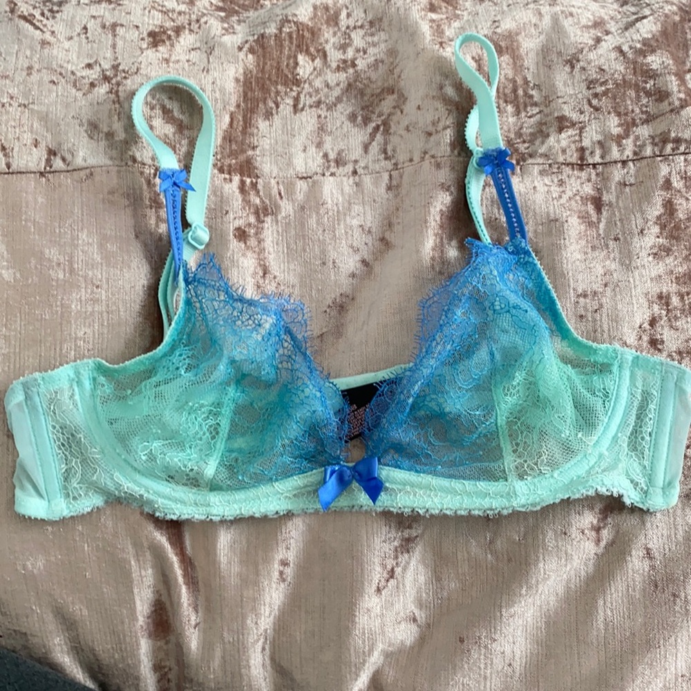 Victoria’s Secret Bra size 34B